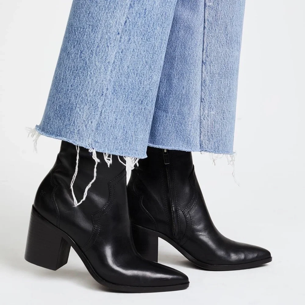 Frye Flynn Short Zip Fall/Winter Black Leather Heeled Chic Everyday Ankle Bootie - Picture 8 of 15